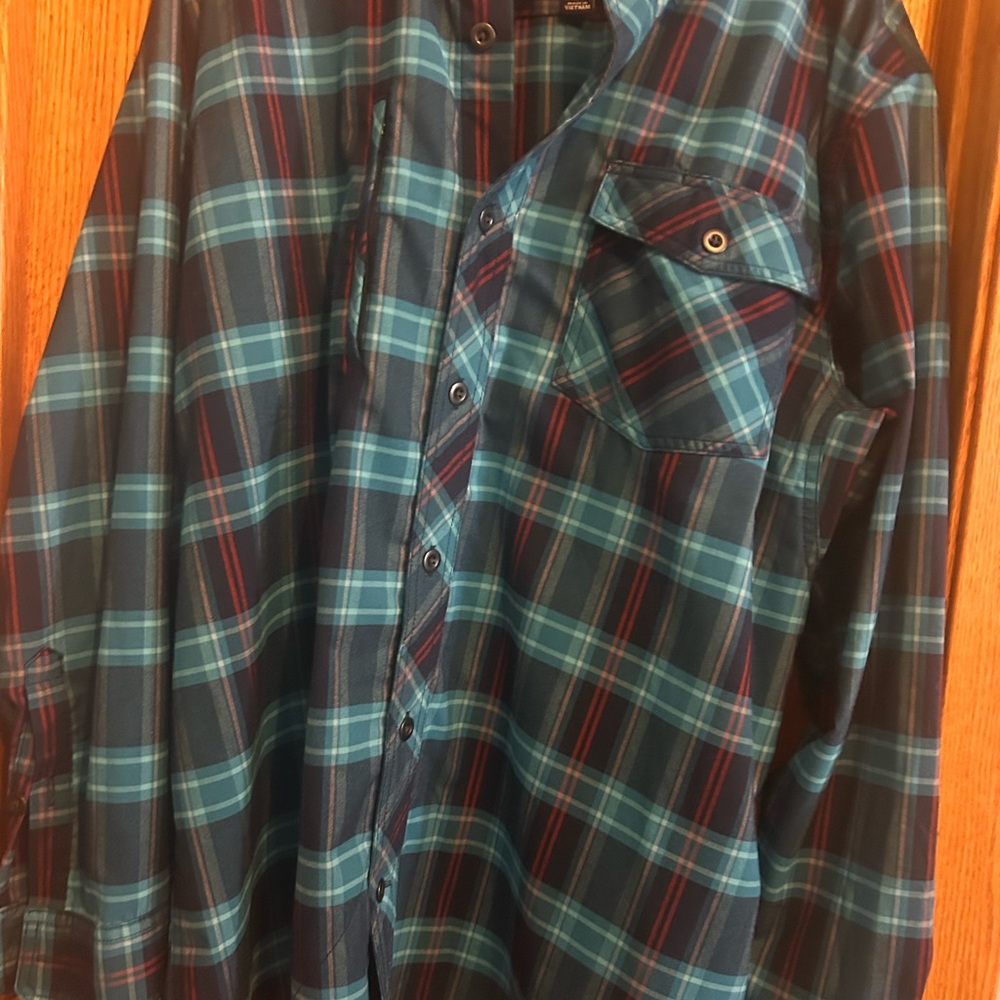 Duluth Trading Co AKHG Blue/teal and Red Plaid Button Down Shirt